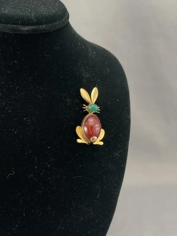 WE Richards Co Egyptian Revival Bunny Brooch
