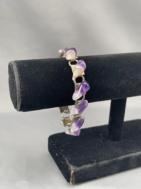 Vintage Silver Tone Bracelet w Amethysts