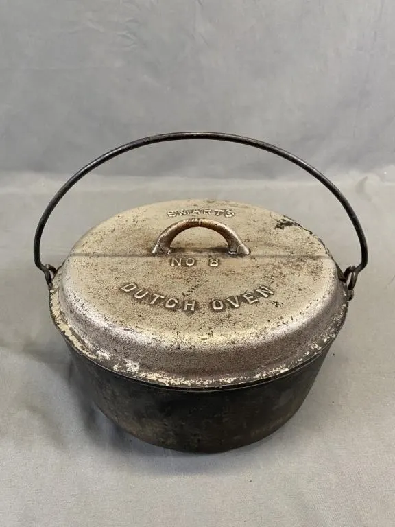SMART'S No 8 Cast Iron Dutch Oven