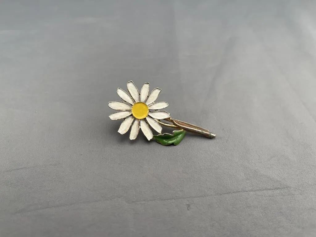 Vintage Enamel Daisy Hair Clip