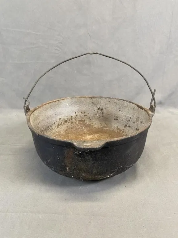 19th C Cast Iron Pot w Bale Handle