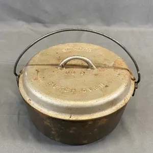 SMART'S No 8 Cast Iron Dutch Oven