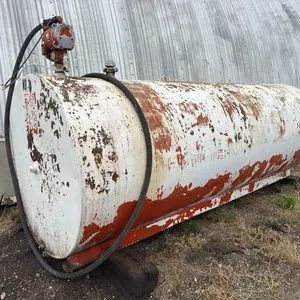 1000 gallon fuel tank w/ HD pump & nozzle