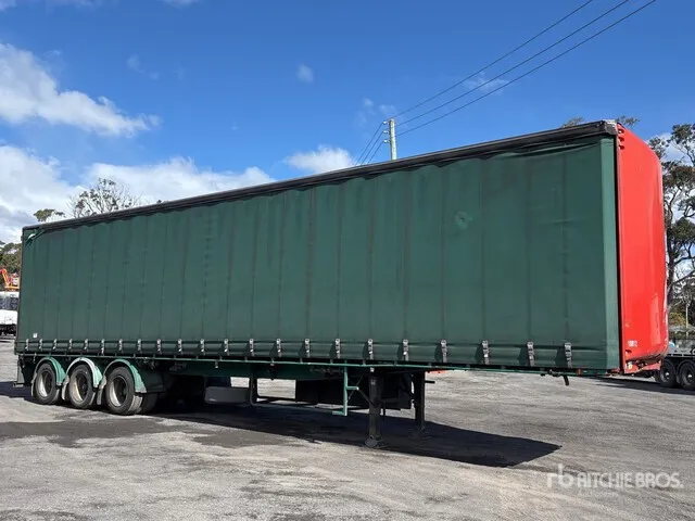 2001 MaxiTrans 13.4 m Tri/A Curtain Side Trailer