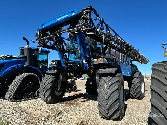 2016 New Holland SP.400F 135 ft 4x4 High Clearance Self-Propelled Sprayer