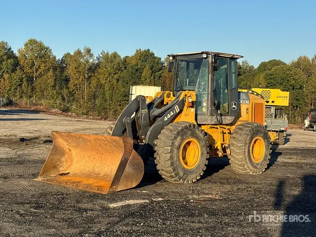 2005 John Deere 444J Wheel Loader