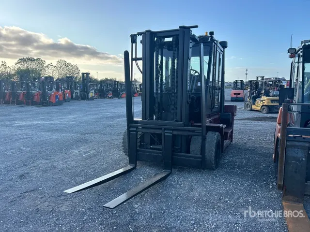 Taylor TX160 16000 lb Pneumatic Tire Forklift