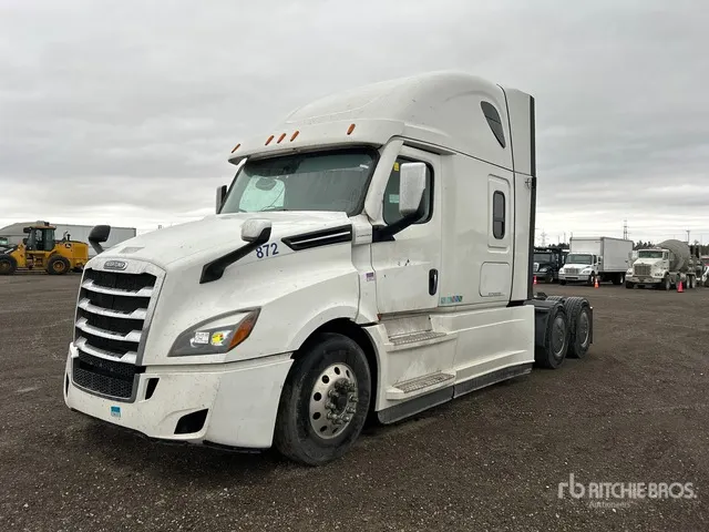 2022 Freightliner Cascadia 126 T/A Sleeper Truck Tractor
