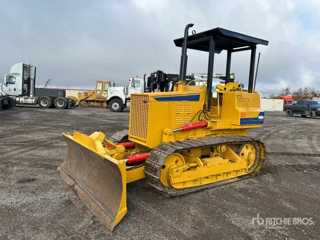 Komatsu D31-16 Crawler Dozer