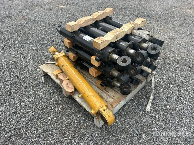 Quantity of (13) Cat Lift Cylinder (Unused) - Fits Cat D5