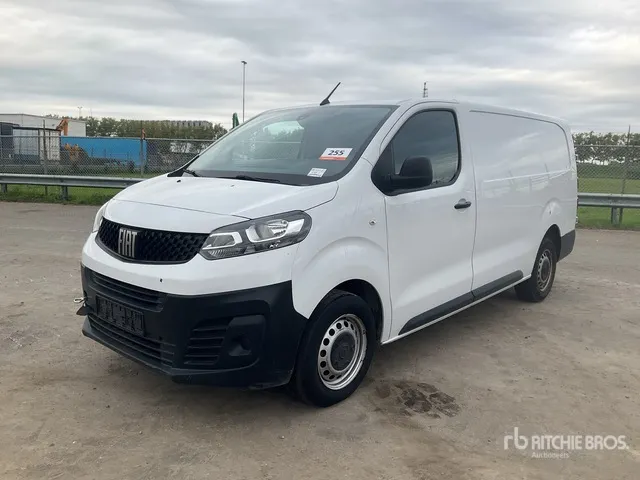 2023 Peugeot Passenger Van
