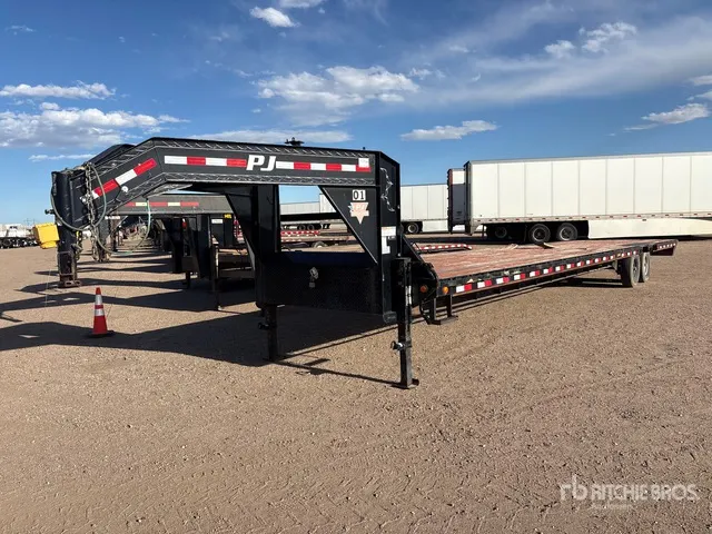 2022 PJ Trailers 40 ft T/A Gooseneck Flatbed Trailer