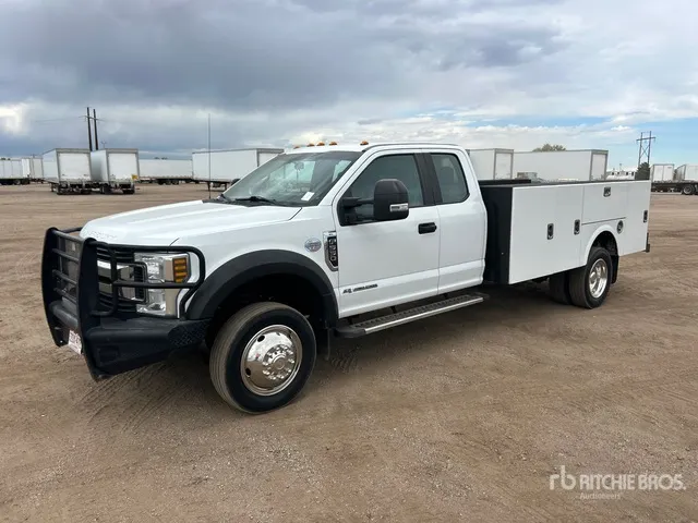 2017 Ford F-550 XL 4x4 Extended Cab Utility Truck