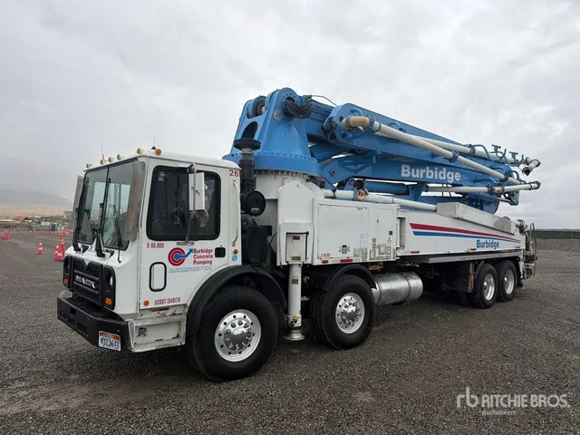 2008 Sany SY5360THB45M 44 m on 2008 Mack MRU613 8x4 Twin-Steer Concrete Pump Truck