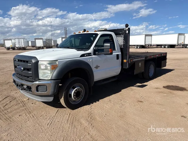 2013 Ford F-550 XL 4x2 Flatbed Truck