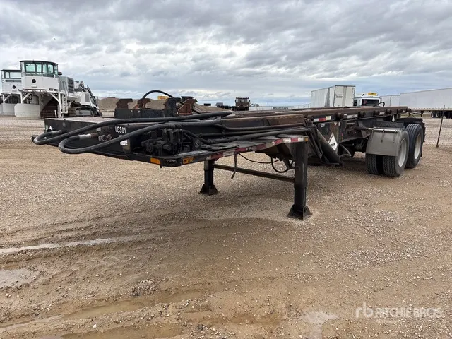 1987 Galbreath T/A Roll-Off Trailer (Inoperable)