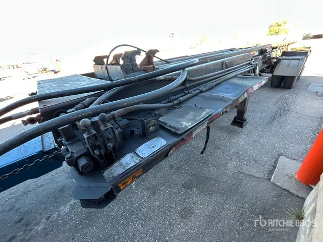 1987 Galbreath Roll-Off Trailer