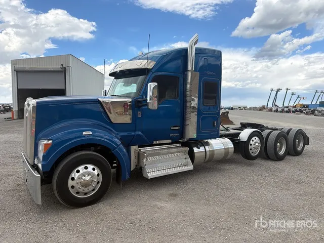 2023 Kenworth W990 8x4 Tri/A Sleeper Truck Tractor