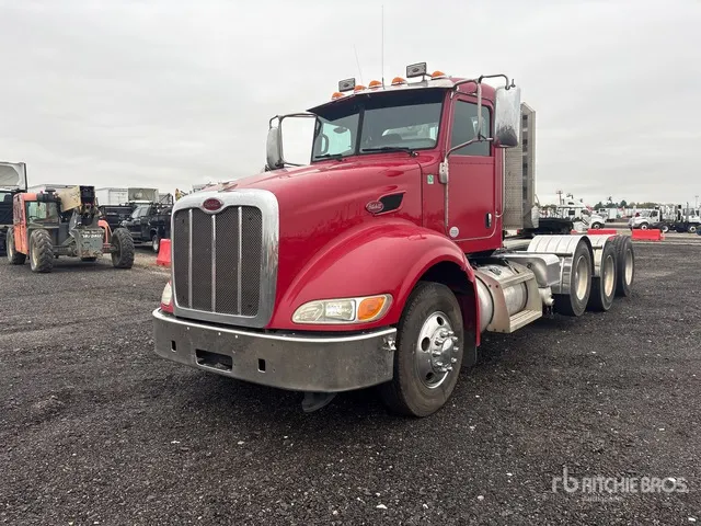 2012 Peterbilt 386 8x4 Tri/A Day Cab Truck Tractor