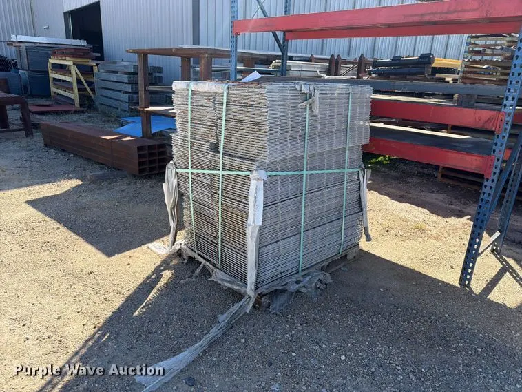 Wire mesh panels