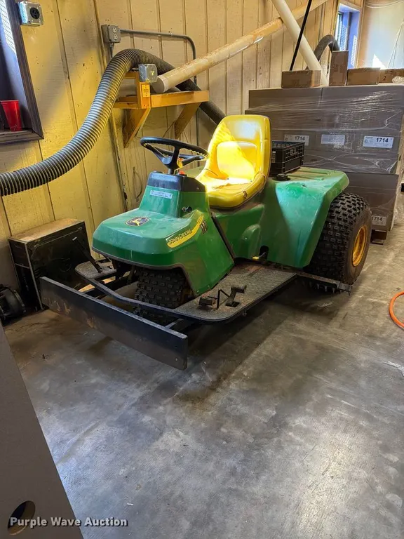John Deere 1200A bunker rake