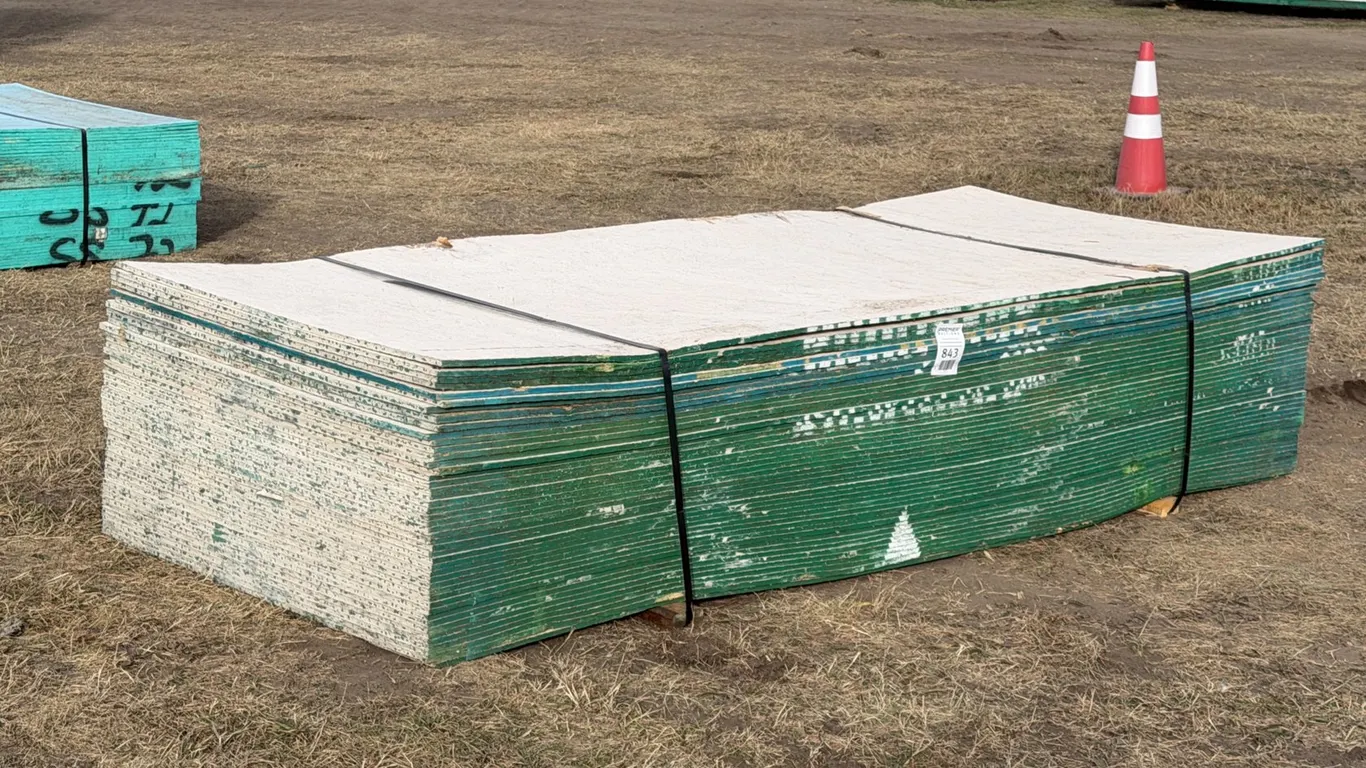 (45) Unused 4'x9'x3/8" OBS Sheathing