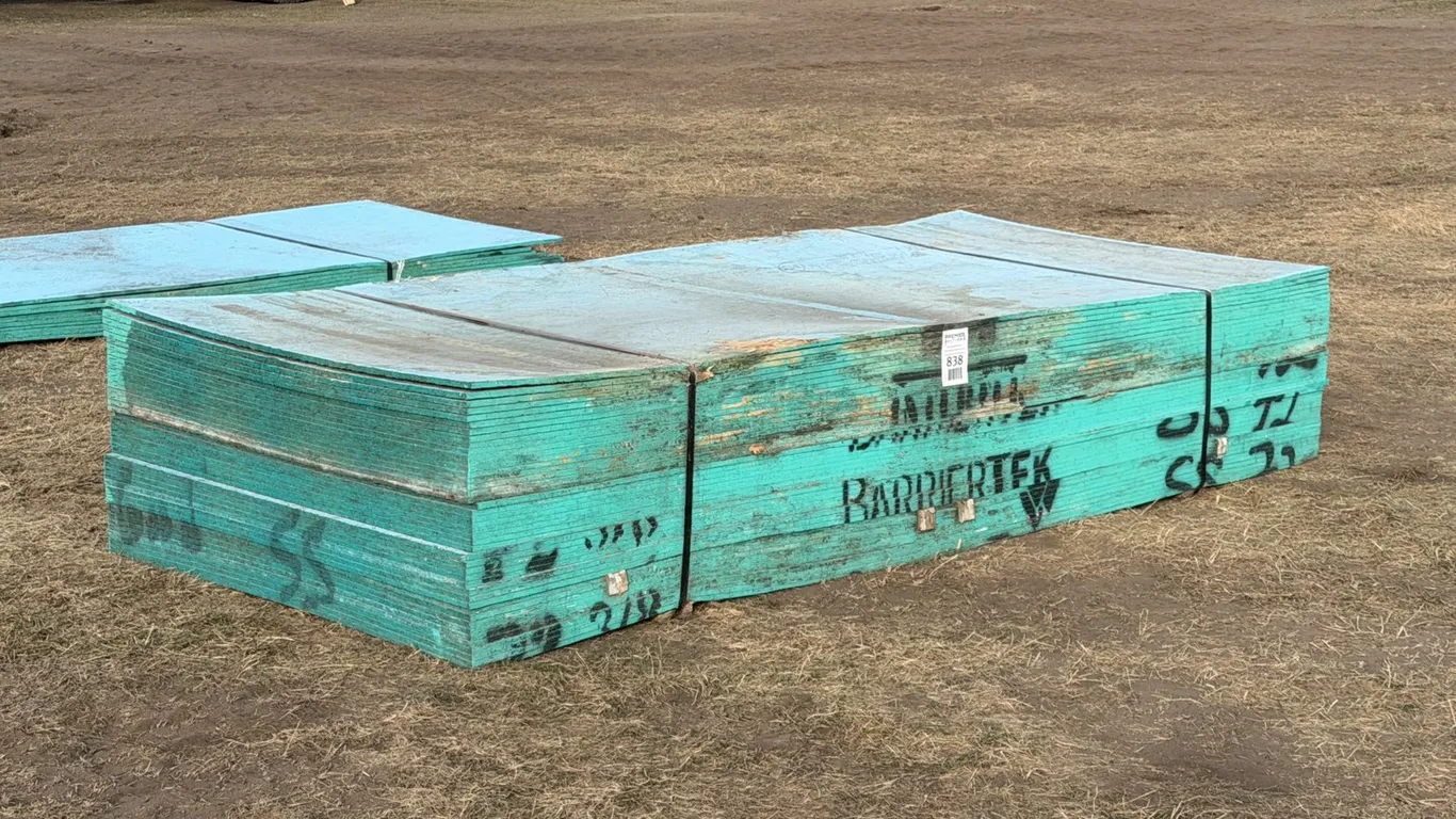 (44) Unused 4'x9'x3/8" OBS Sheathing