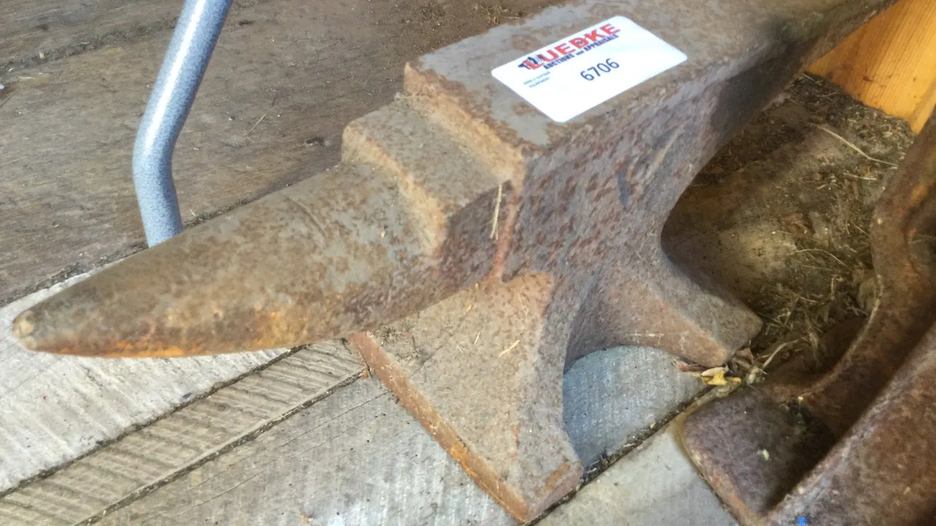 Large Anvil