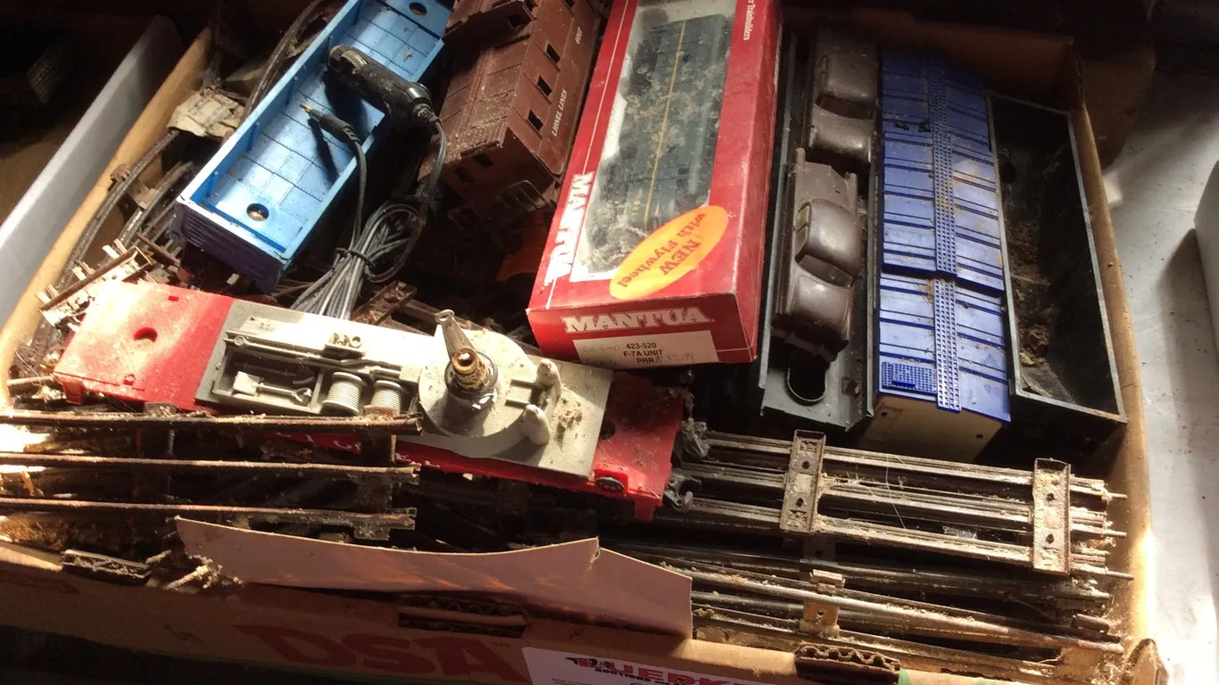 Box of Train Tracks