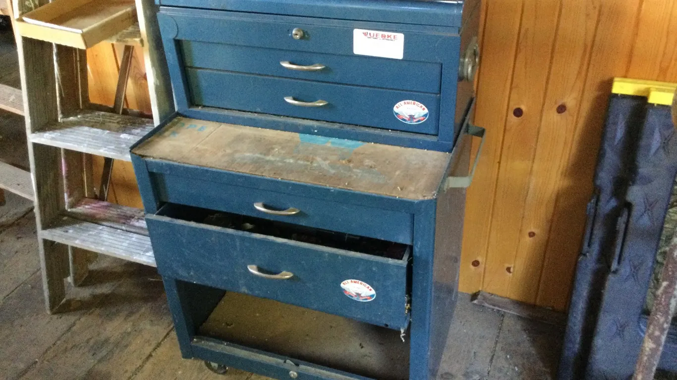 Metal Tool Chest