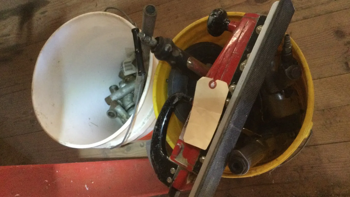 Plastic Pail with Pneumatic Line Sander