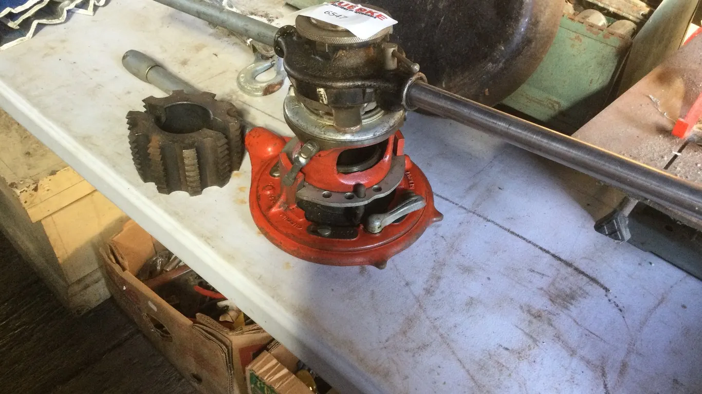 Pipe Threader
