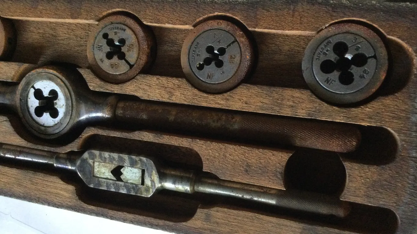 Tap and Die Set