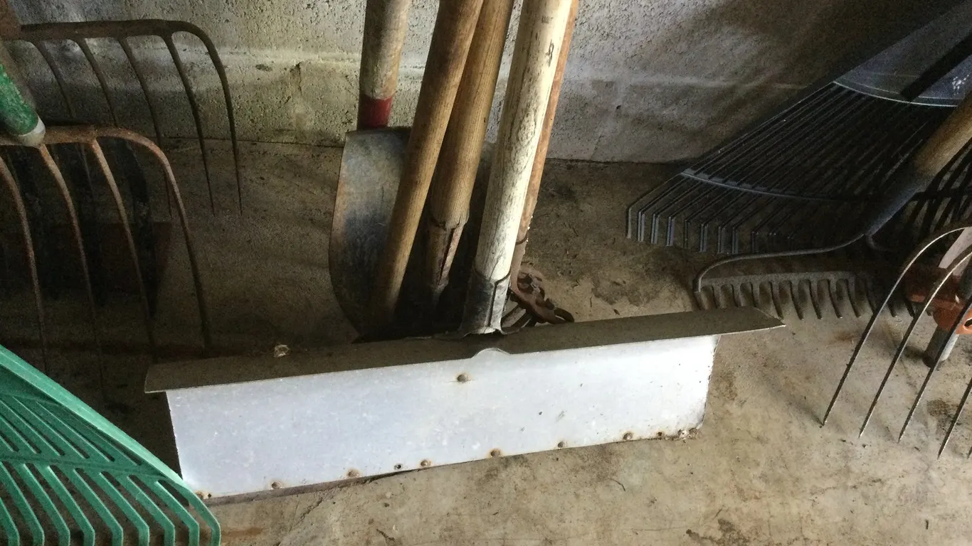 Metal Scraper