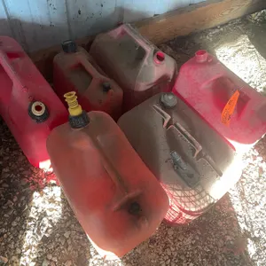 (5) Plastic Gas Cans
