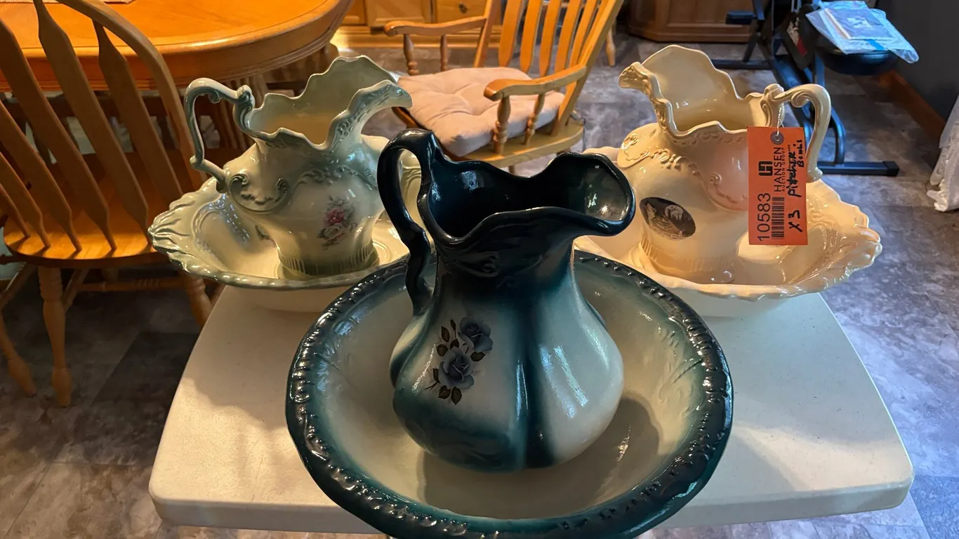(3) Pitchers