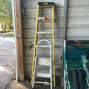 Stanley 6' Fiberglass Step Ladder