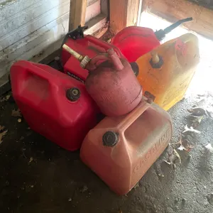 (5) Plastic Gas Cans