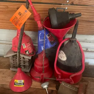 (6) Plastic Funnels