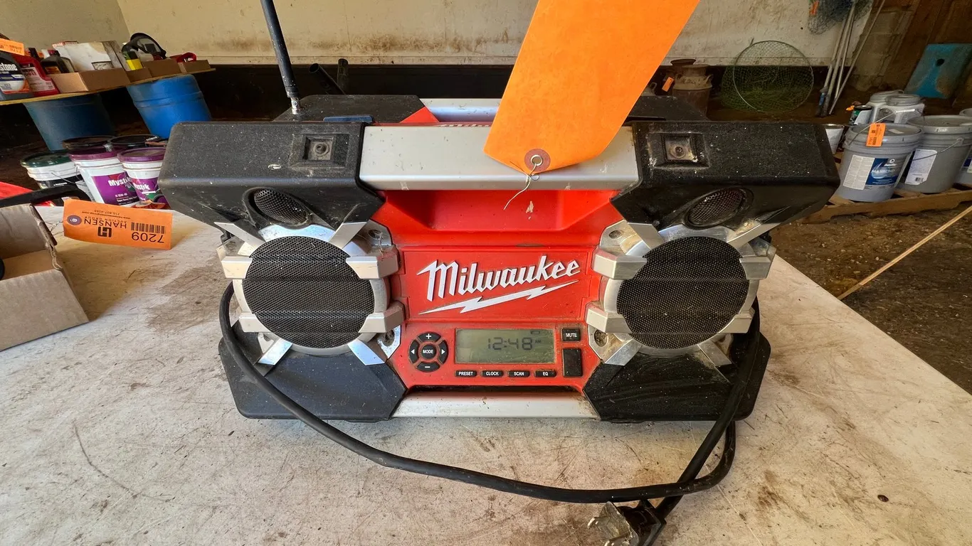 Milwaukee Corded Radio