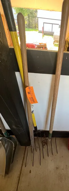 (3) Pitch Forks