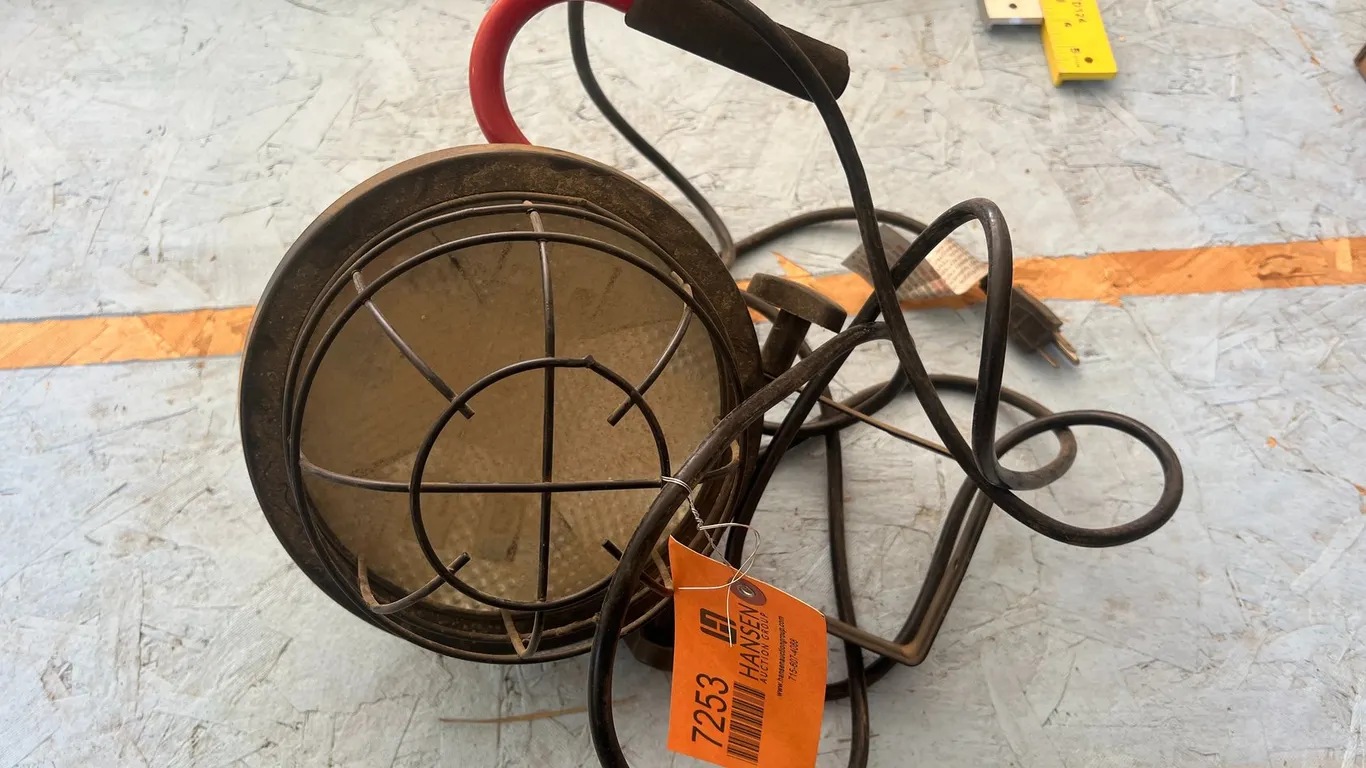 110 V Craftsman Shoplight
