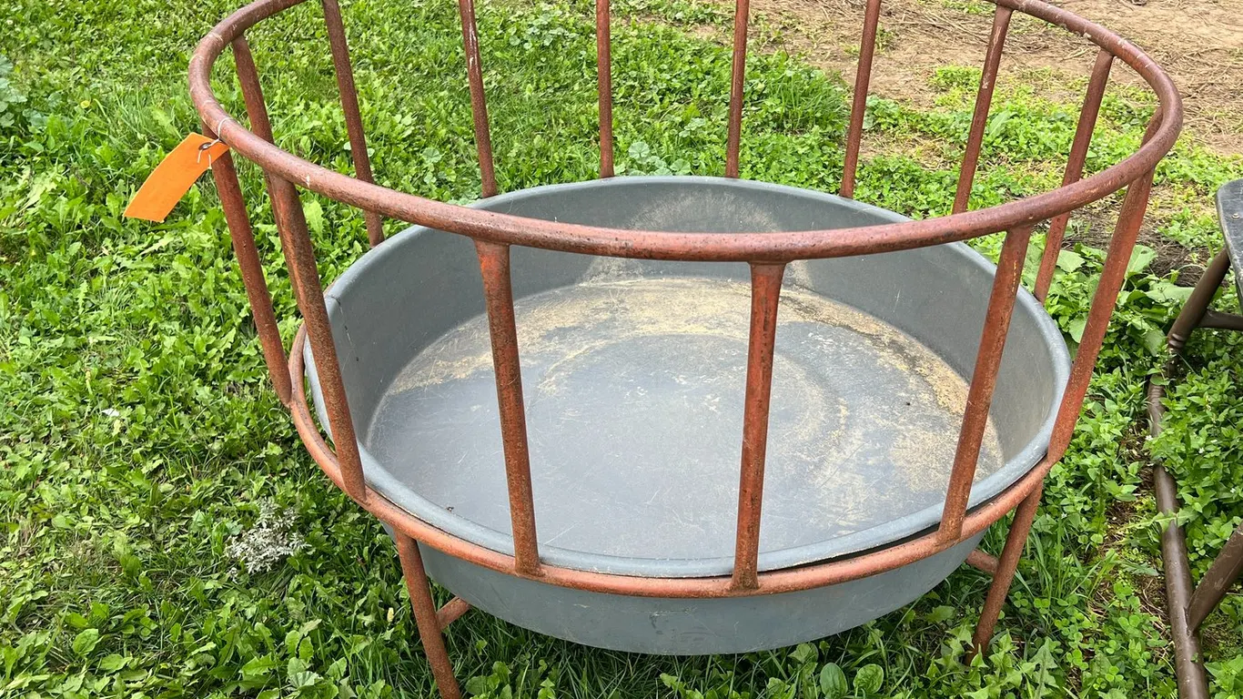 Hay Feeder