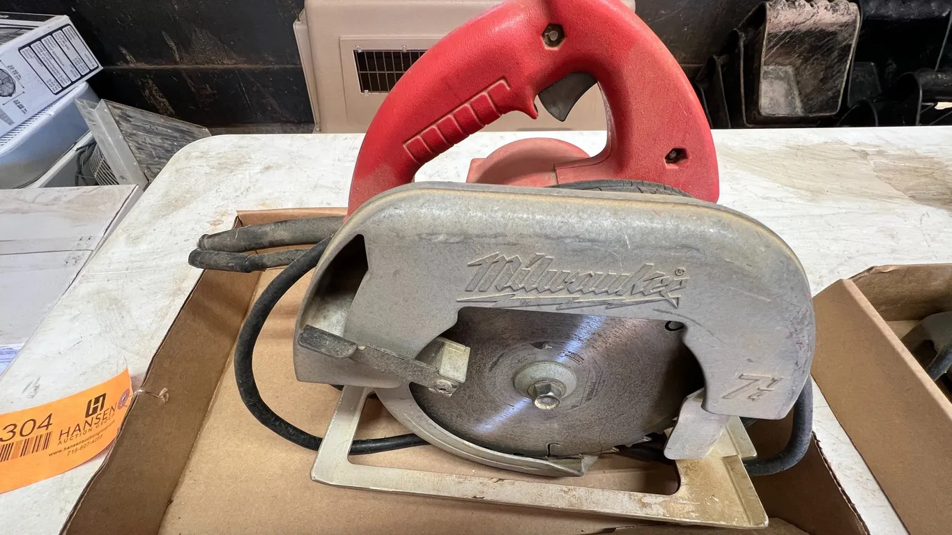 Milwaukee 7 1/4" Circular Saw