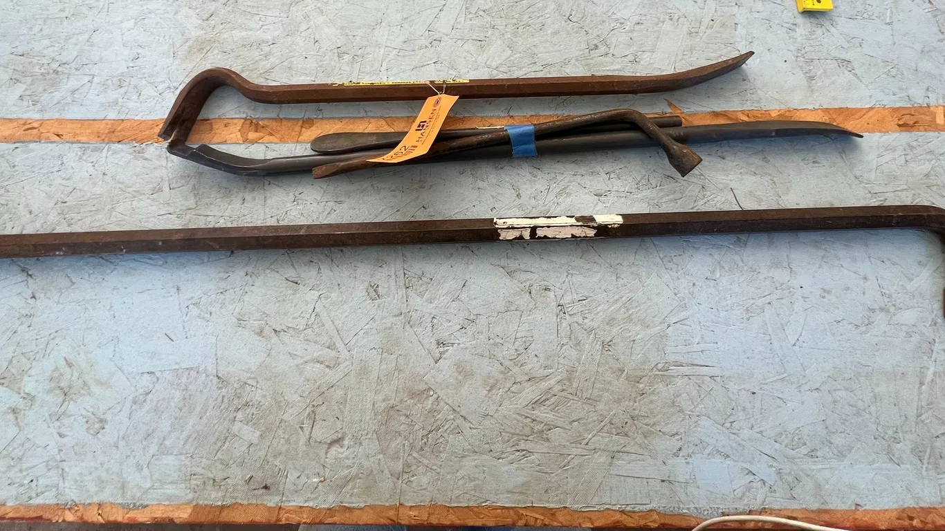 (5) Pry Bars and Crow Bars