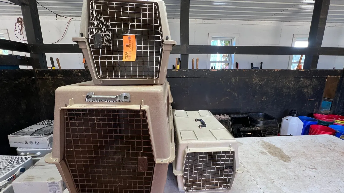 (3) Pet Carriers