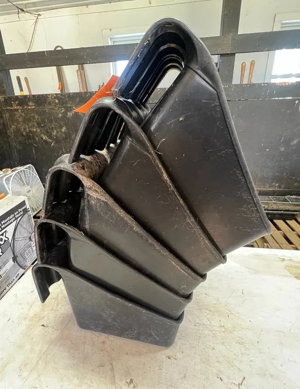 (5) Plastic Hanging Feeders