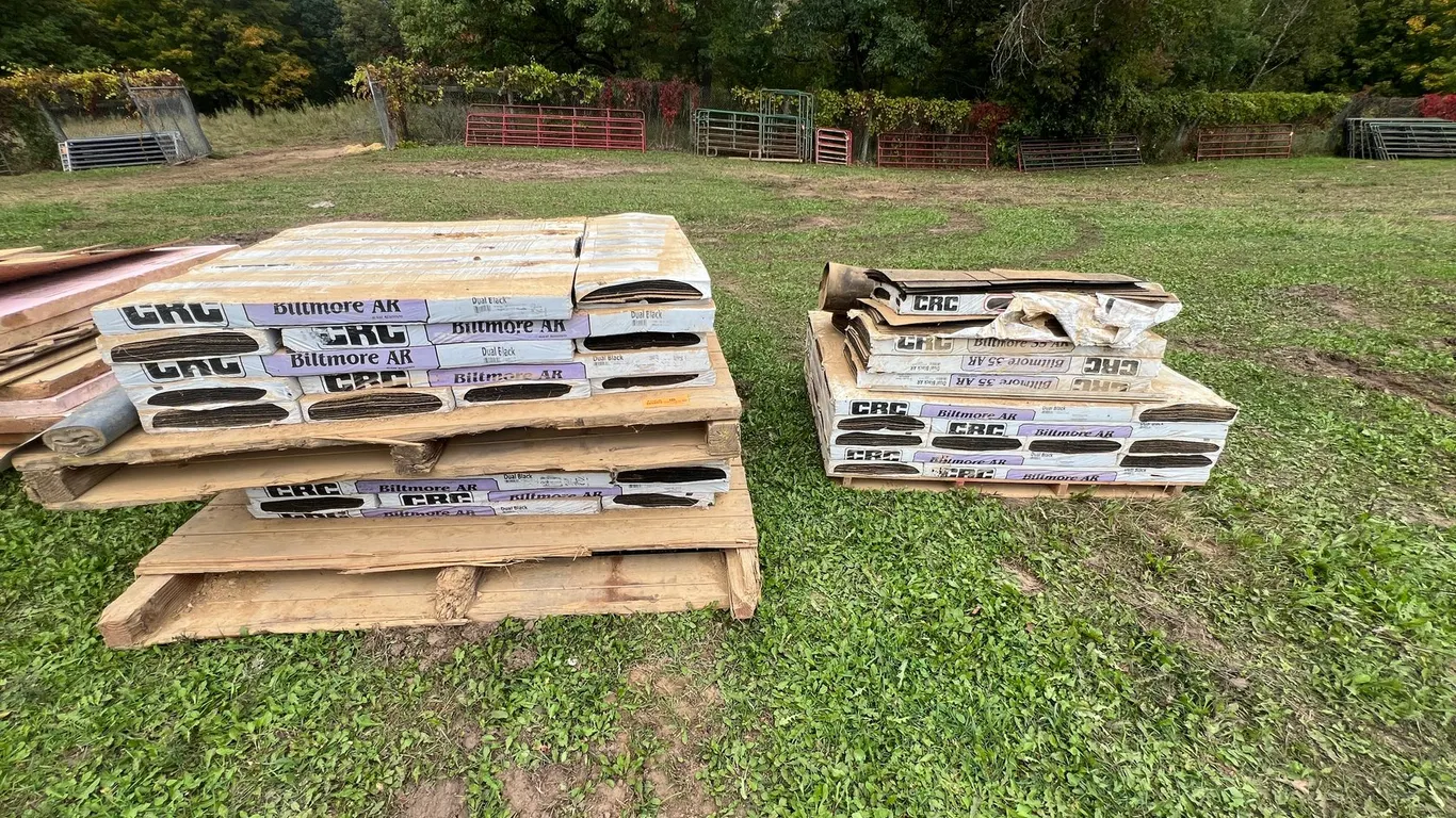 CRC Biltmore AR Shingles Dual Black and Tar Paper