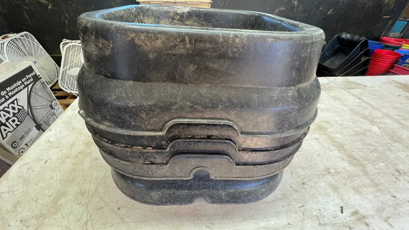 (5) Plastic Mineral Block Holders