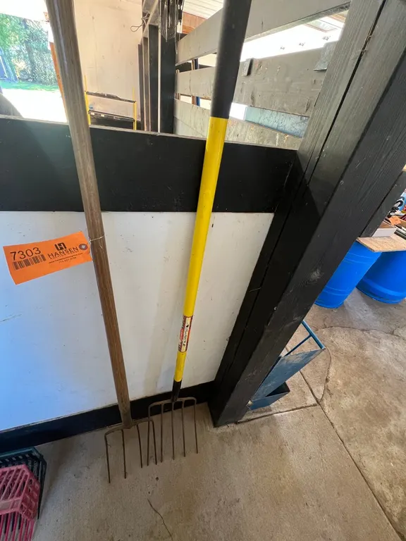 (2) Pitch Forks